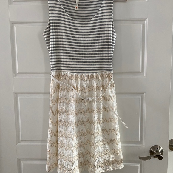 Summer dress - Picture 1 of 2